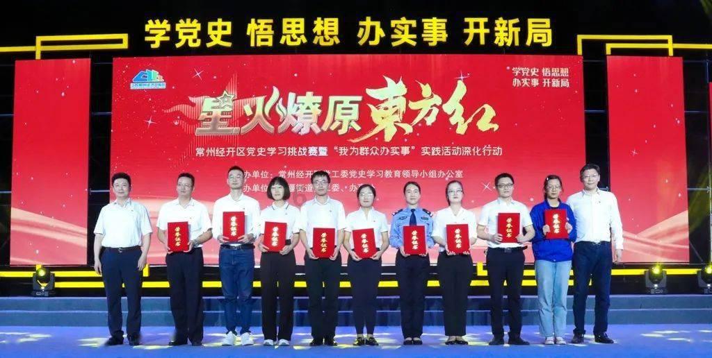下岗女子在“车站”边卖这小吃，16块一个，同事吃后果断辞职了！
